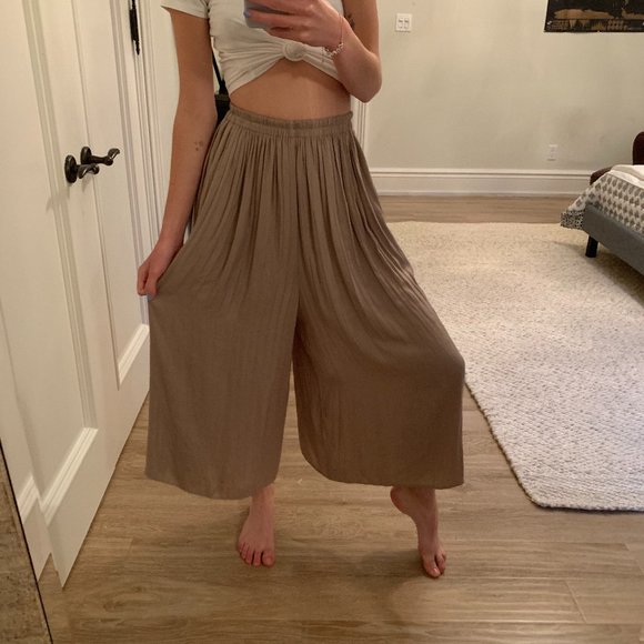 Uniqlo flowy skirt pants - Picture 3 of 4